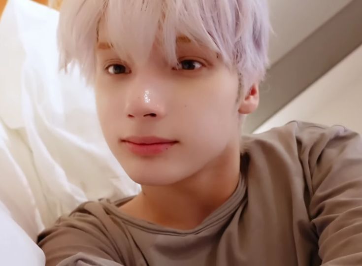 thisiszigrid's tweet photo. Recuerdo ver a un adolescente de 16 años y ahora veo a un joven de 23 años, Estamos creciendo juntos. gracias por darnos tus años de juventud.  Feliz cumpleaños 🫶
#포근말랑휴닝이 #DanceWithKAI #카이생일이다카이
#투모로우바이투게더 #TOMORROW_X_TOGETHER #TXT
#휴닝카이 #HUENINGKAI https://t.co/mxoPUf0pOb