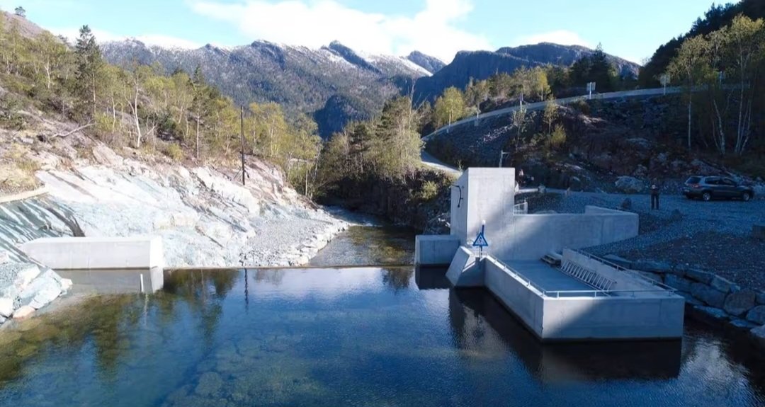BREAKING: Norway says that in April, hackers took control of the digital system of the Risevatnet dam in Bremanger. For four hours, the valves were fully open, releasing nearly 500 liters per second before the breach was discovered and stopped. They now believe pro-Russian