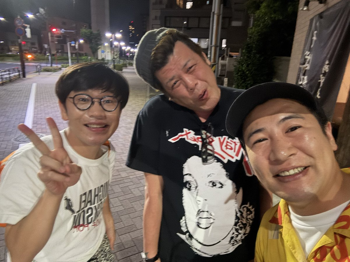 k_is_abokado's tweet photo. きむきょんゲストくっきーでした！
最高に楽しかった！！破れるような大歓声。
あとおもろすぎる、、、
打ち上げも連れてってくださり最高な一日でした！ https://t.co/TlLCv7XAk1