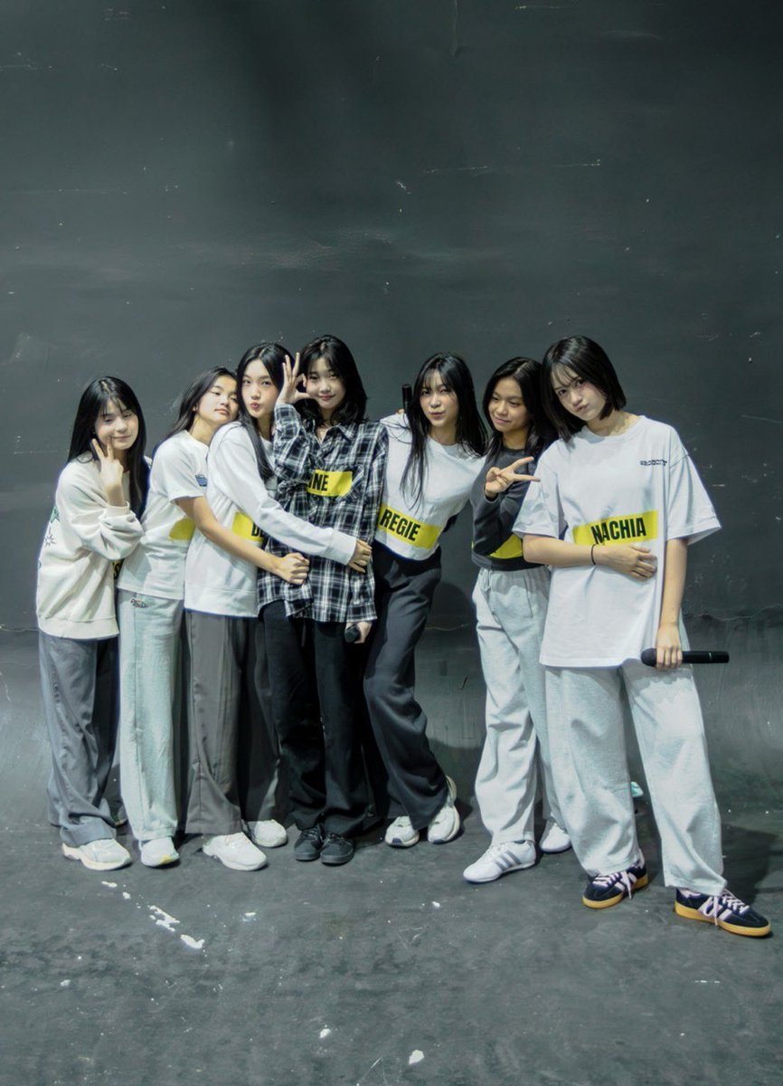 gen12randomclip's tweet photo. JKT48 Digital Photobook “JKT48 Special Concert FULL HOUSE  JKT48 &amp; Friends on One Stage
[Gen 12]

A THEARD.. https://t.co/5Djzx8rt4s
