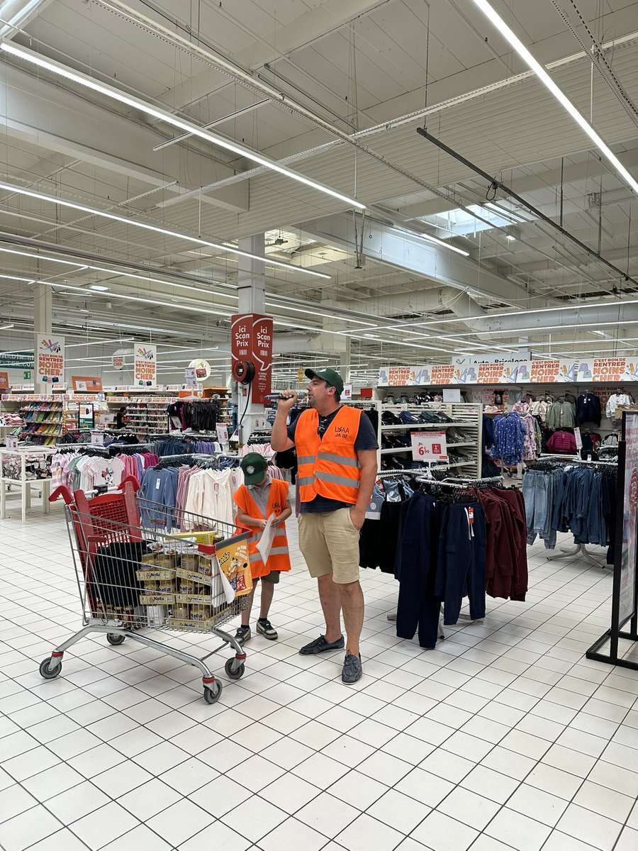 ecvass02's tweet photo. Incohérence entre ce que signe le consommateur, ce que décide le conseil constitutionnel et ce que l’offre proposée en grande surface dispose! Importation non conforme!
Incohérence, tromperie sur l’étiquetage!
N’importons pas l’agriculture que nous ne voulons pas! https://t.co/jrqg5OL5O8