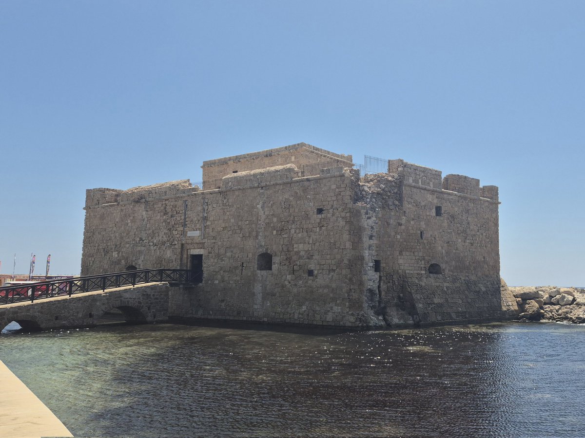 TheHistoryMouse's tweet photo. Paphos castle. C13 origins and so right up Mouse's strasse time wise #HeidiInPaphos https://t.co/z90MwHfAJa