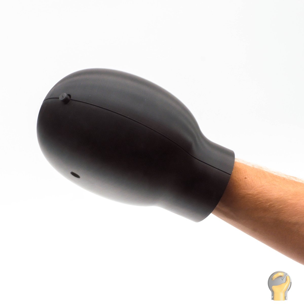 Stop2Move's tweet image. Another new bondage glove?

It seems as if there are always new developments in the bondage gloves market. Whether made of leather, latex, steel, or even 3D-printed plastic—the choices are diverse. But what's behind the latest innovations in this field?

stop2move.com/en/blogs/news/…