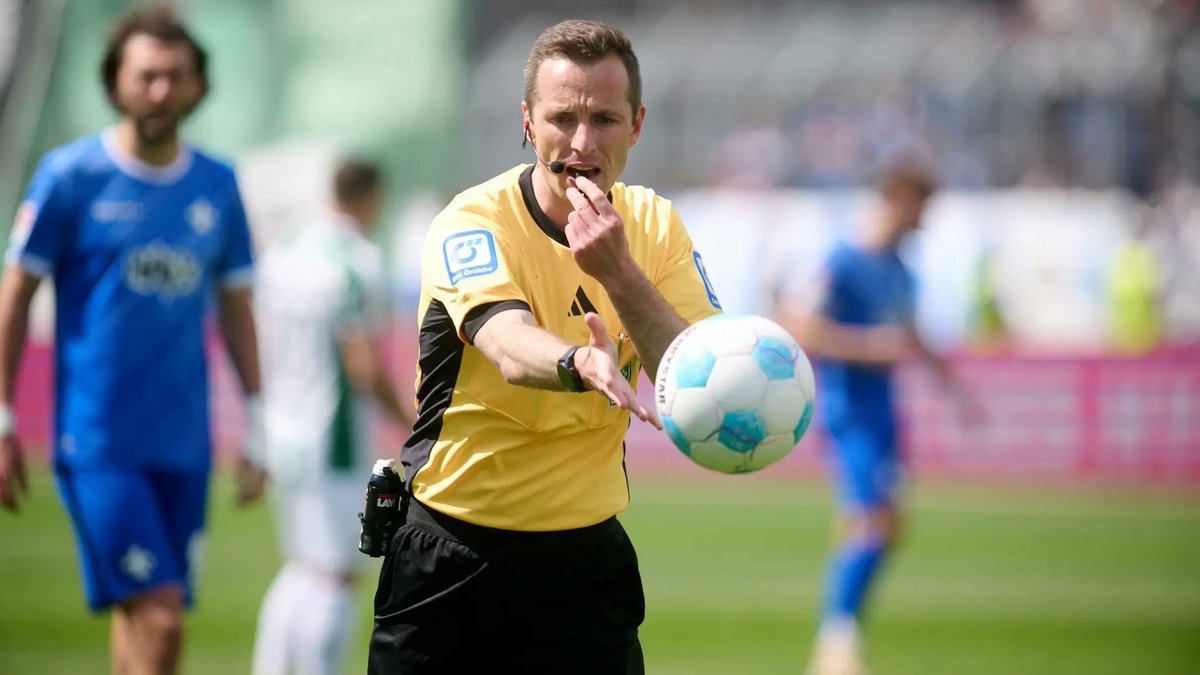 SrAnsetzungen's tweet photo. DFB-Pokal, 1. Runde
Bahlinger SC - 1. FC Heidenheim (Sa., 15:30 Uhr)
🙍♂️: Lukas Benen
🚩: Fynn Kohn
🚩: Lennart Kernchen
4️⃣ : Philipp Hofheinz
#Benen #BSCFCH #DFBPokal https://t.co/0X3dwzvCuz