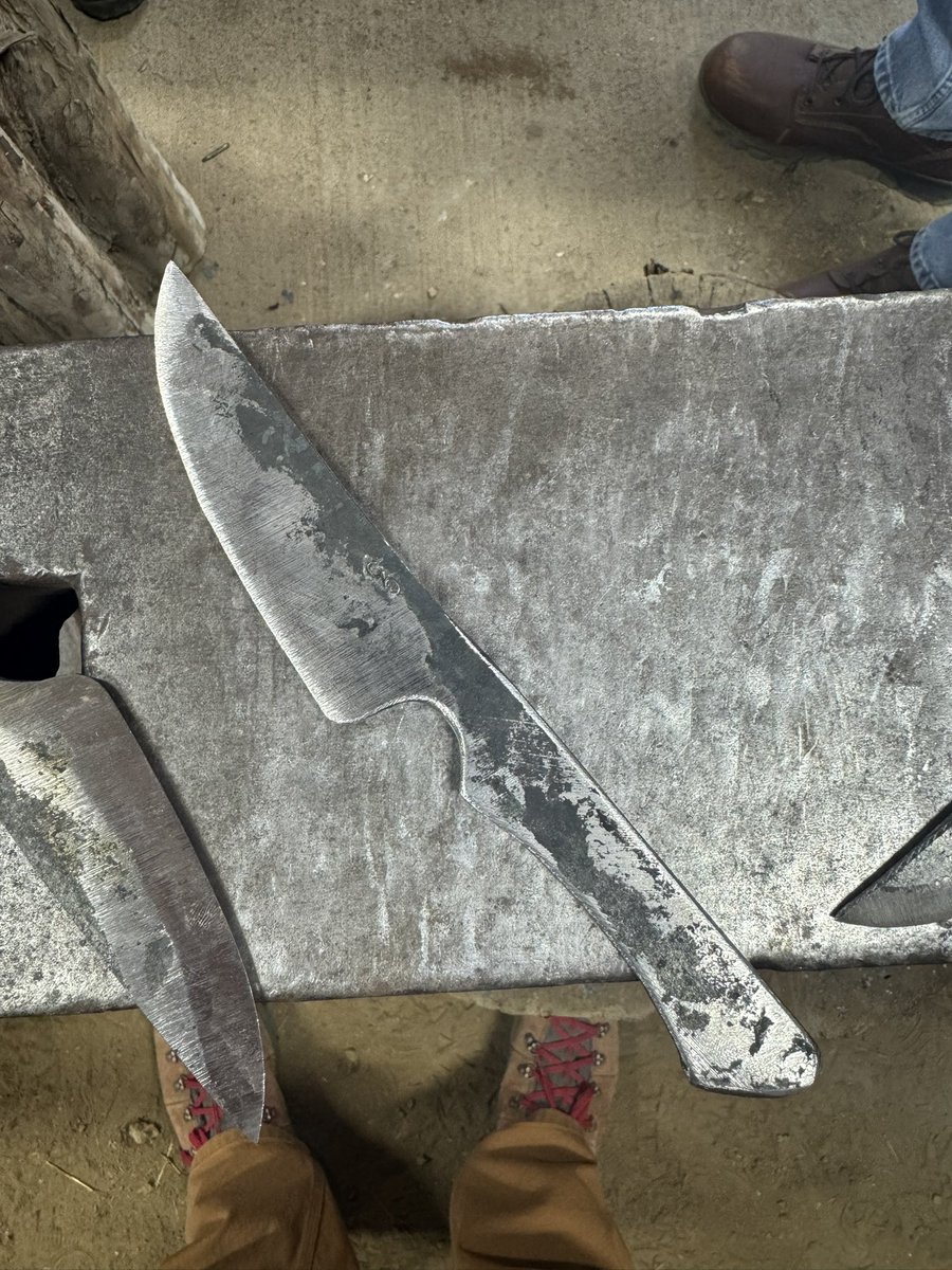 Forging metal, making knives. gm.