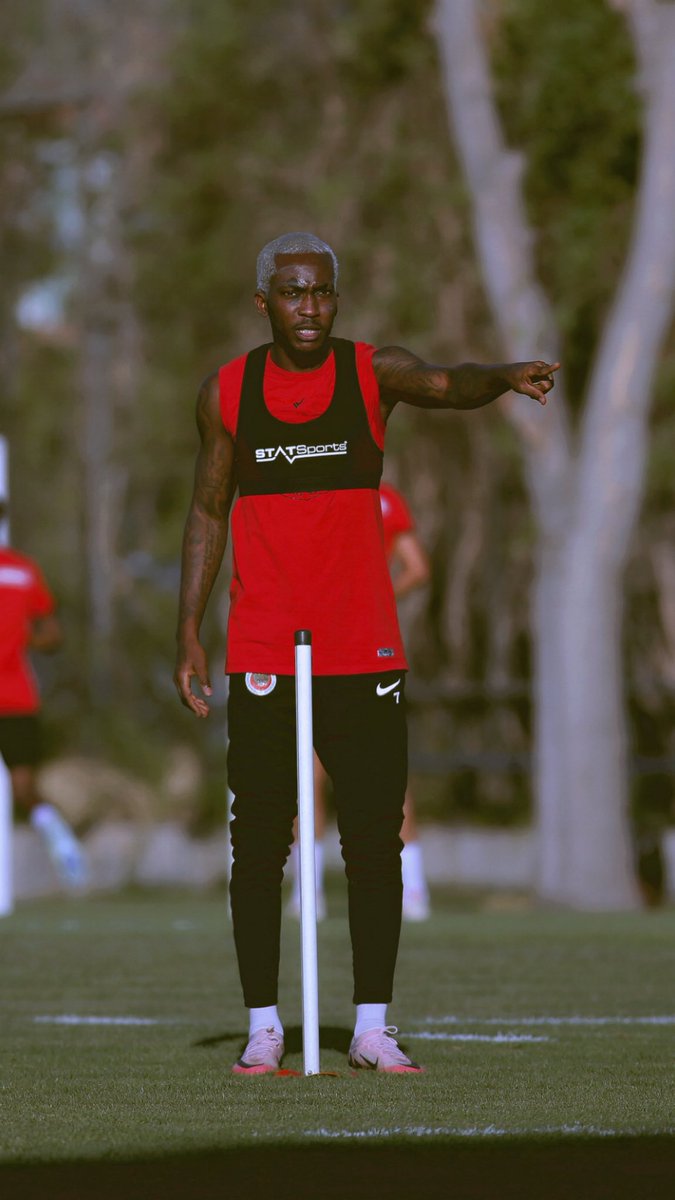 henryconyekuru's tweet photo. 🚀🔋🤟🏽 https://t.co/JpCuIMGTOz