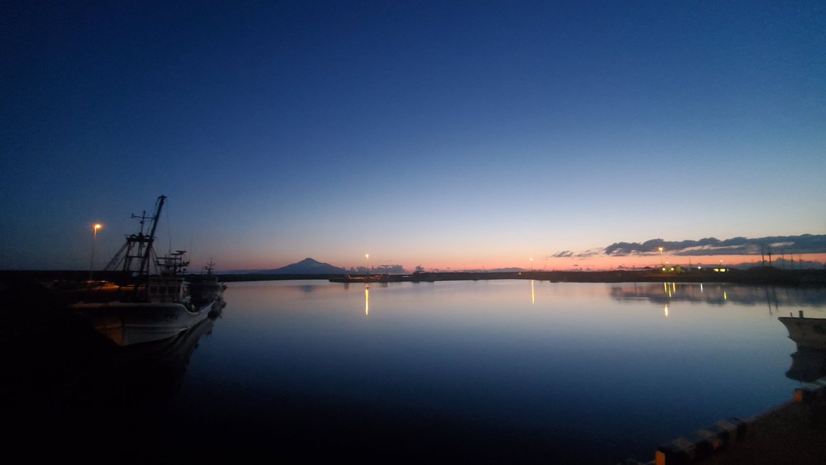 。🎩
(*´ｪ｀*).o0(お盆。無事に稚内到着。鈴虫が鳴いてる)