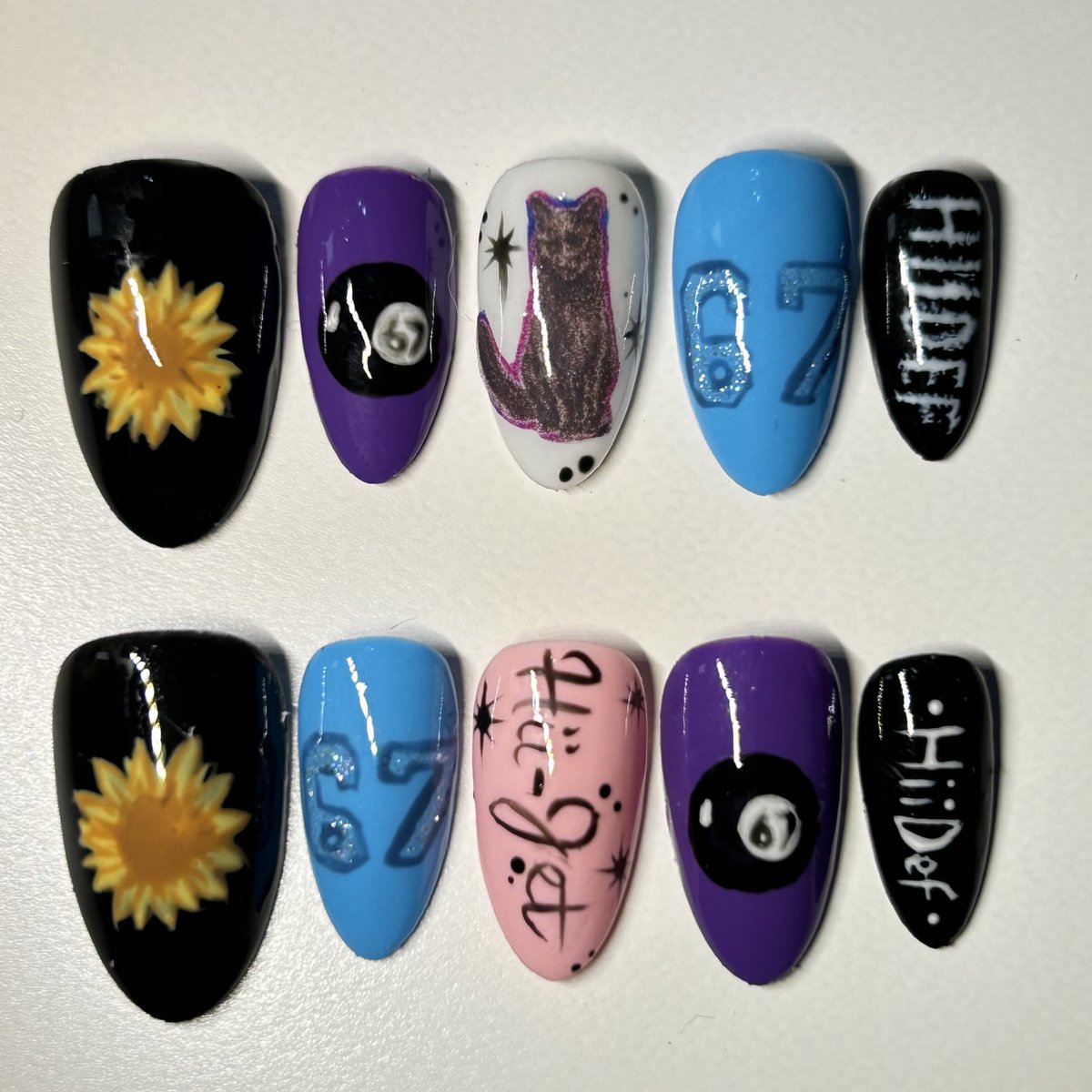 TANTRUMLAUREN's tweet photo. ❕CUSTOM PRESS ON NAILS NOW AVAILABLE❕
each set includes
•one set of custom nails
•an application kit
•instructions for proper application &amp; removal! (nails are reusable if removed properly)
dm me on instagram @/riotpressons to order someeee :)) https://t.co/kijE3oyek6