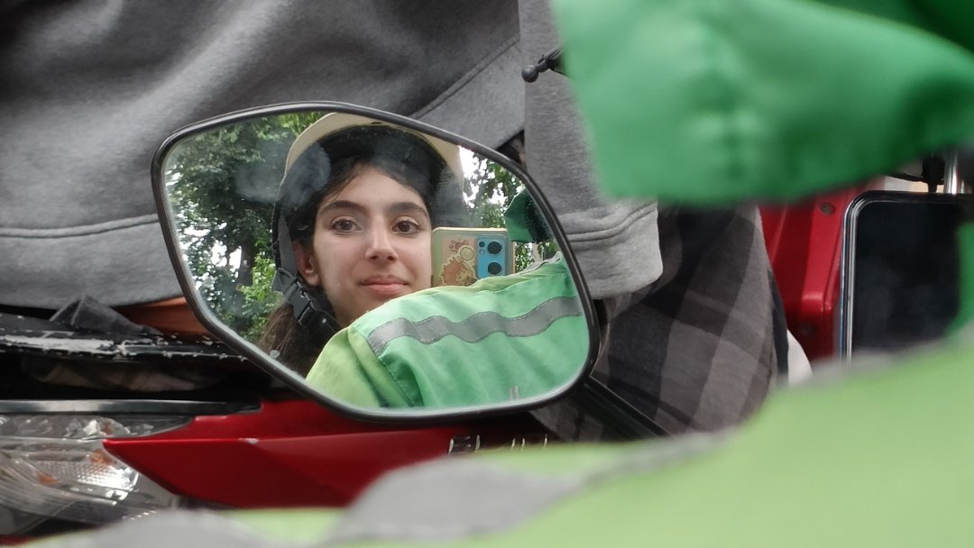grab rear view mirror :D