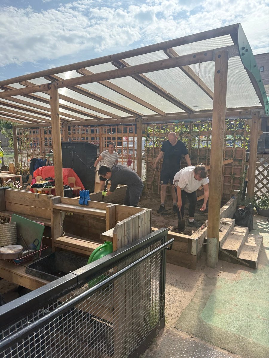 A massive thank you to <a href="/JLL/">JLL</a> for volunteering to empty our sand pit. What a team! 😃Excited to show you how it looks once we put beautiful white sand in. #TollcrossCommunity #JLL #Volunteering #Nursery