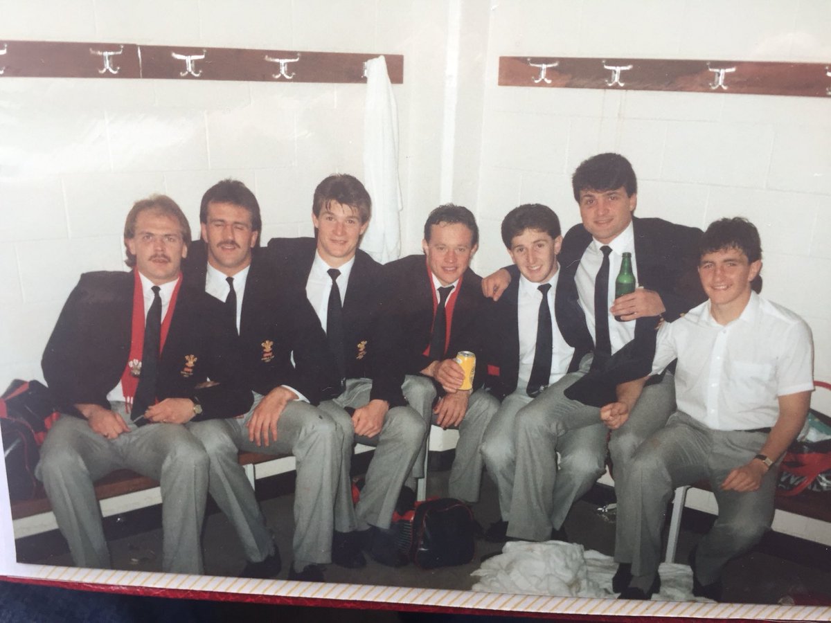 Think this photo is taken 1st rugby world cup 1987 in dressing room  after beating England in quarter final in Brisbane… good night that 🏴󠁧󠁢󠁷󠁬󠁳󠁿🏉