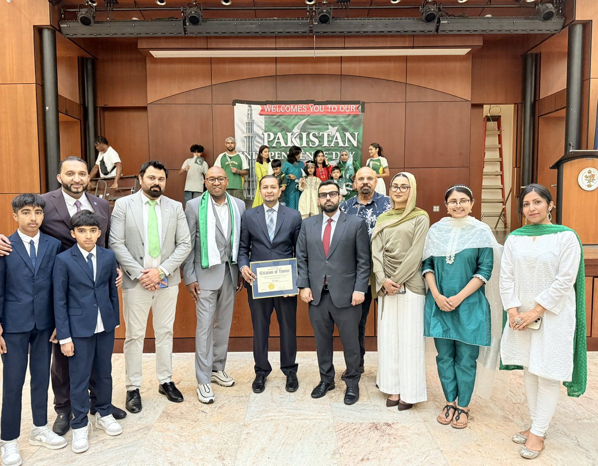 Pakistan Independence Day Celebrations at Queens Borough Hall. APAG and Queens Borough President Donovan Richards came together to mark 78th years of heritage, unity, and pride with a vibrant celebration.

#PakistanIndependenceDay #APAG #QueensNYC #CommunityStrong <a href="/PakinNewYork/">Pakistan Consulate General New York</a>