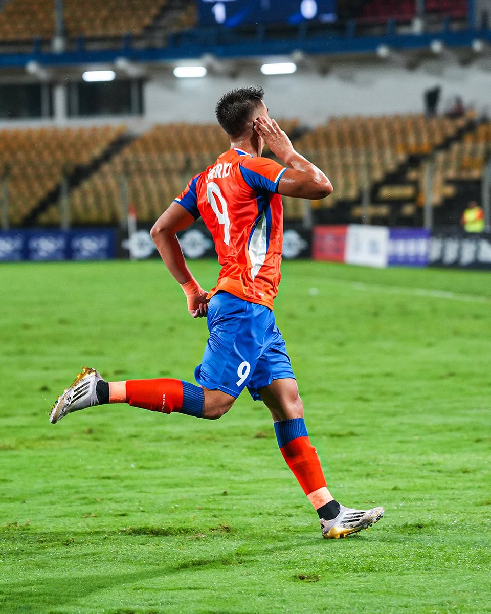 IndSuperLeague's tweet photo. @FCGoaOfficial @Draza71 @hrithiktiwari01 @JavierSiverio97 doubles @FCGoaOfficial's lead at the #Fatorda! ๐คฉ
Watch the match live only on Khel Now TV YouTube Channel! ๐บ
Stream here: https://t.co/PpyWi3faAz
#FCGoa #FCGoainAsia #IndianFootball #JavierSiverio https://t.co/A5mZCUPlYY