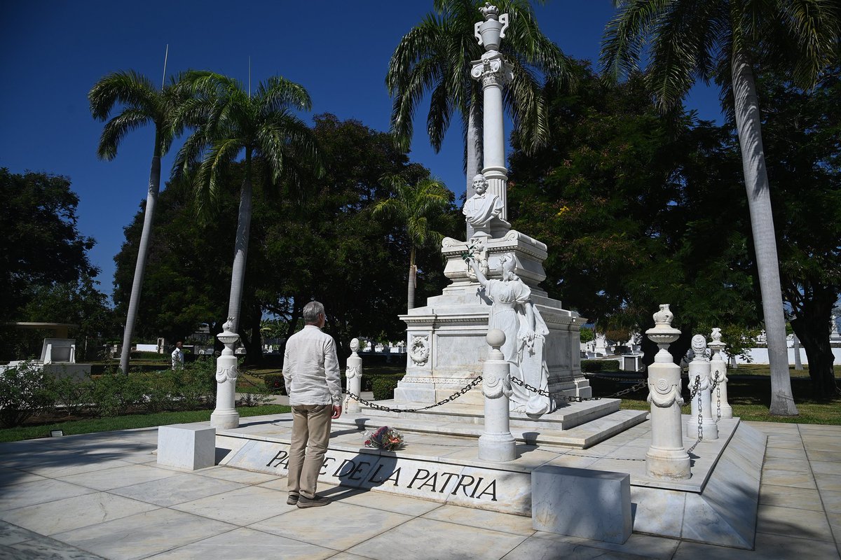 Es ese el mejor homenaje al Comandante en Jefe este 13 de agosto: saber cómo enaltecer su legado, llevándolo a sucesivos triunfos, a resultados palpables en estos momentos difíciles.

2/2
