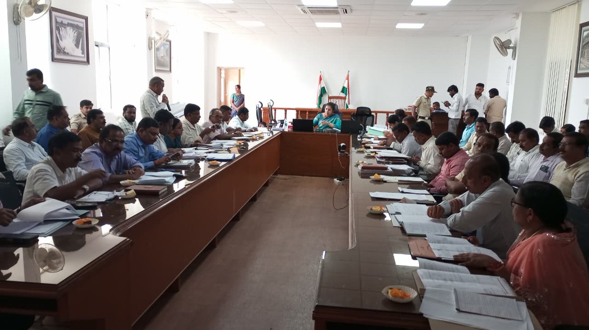 DC Chamarajanagar - ಜಿಲ್ಲಾಧಿಕಾರಿ ಚಾಮರಾಜನಗರ (@dcchnagar) on Twitter photo ಎಸ್.ಸಿ.ಪಿ, ಟಿ.ಎಸ್.ಪಿ ಯೋಜನೆ ಫಲಾನುಭವಿಗಳ ಆಯ್ಕೆ ಪಾರದರ್ಶಕತೆಗೆ ಜಿಲ್ಲಾಧಿಕಾರಿ ಶಿಲ್ಪಾ ನಾಗ್ ಸೂಚನೆ
facebook.com/share/p/1DCDYS…
#ChamarajanagarUpdates #Chamarajanagar #ReviewMeeting #SCPTSP
<a href="/CMofKarnataka/">CM of Karnataka</a> <a href="/KarnatakaVarthe/">DIPR Karnataka</a> <a href="/TheKVenkatesh/">K Venkatesh</a> <a href="/CMahadevappa/">Dr H C Mahadevappa(Buddha Basava Ambedkar Parivar)</a> <a href="/Captain_Mani72/">Manivannan P 🇮🇳</a> <a href="/SWDGoK/">ಸಮಾಜ ಕಲ್ಯಾಣ ಇಲಾಖೆ</a> ಎಸ್.ಸಿ.ಪಿ, ಟಿ.ಎಸ್.ಪಿ ಯೋಜನೆ ಫಲಾನುಭವಿಗಳ ಆಯ್ಕೆ ಪಾರದರ್ಶಕತೆಗೆ ಜಿಲ್ಲಾಧಿಕಾರಿ ಶಿಲ್ಪಾ ನಾಗ್ ಸೂಚನೆ
facebook.com/share/p/1DCDYS…
#ChamarajanagarUpdates #Chamarajanagar #ReviewMeeting #SCPTSP
<a href="/CMofKarnataka/">CM of Karnataka</a> <a href="/KarnatakaVarthe/">DIPR Karnataka</a> <a href="/TheKVenkatesh/">K Venkatesh</a> <a href="/CMahadevappa/">Dr H C Mahadevappa(Buddha Basava Ambedkar Parivar)</a> <a href="/Captain_Mani72/">Manivannan P 🇮🇳</a> <a href="/SWDGoK/">ಸಮಾಜ ಕಲ್ಯಾಣ ಇಲಾಖೆ</a>