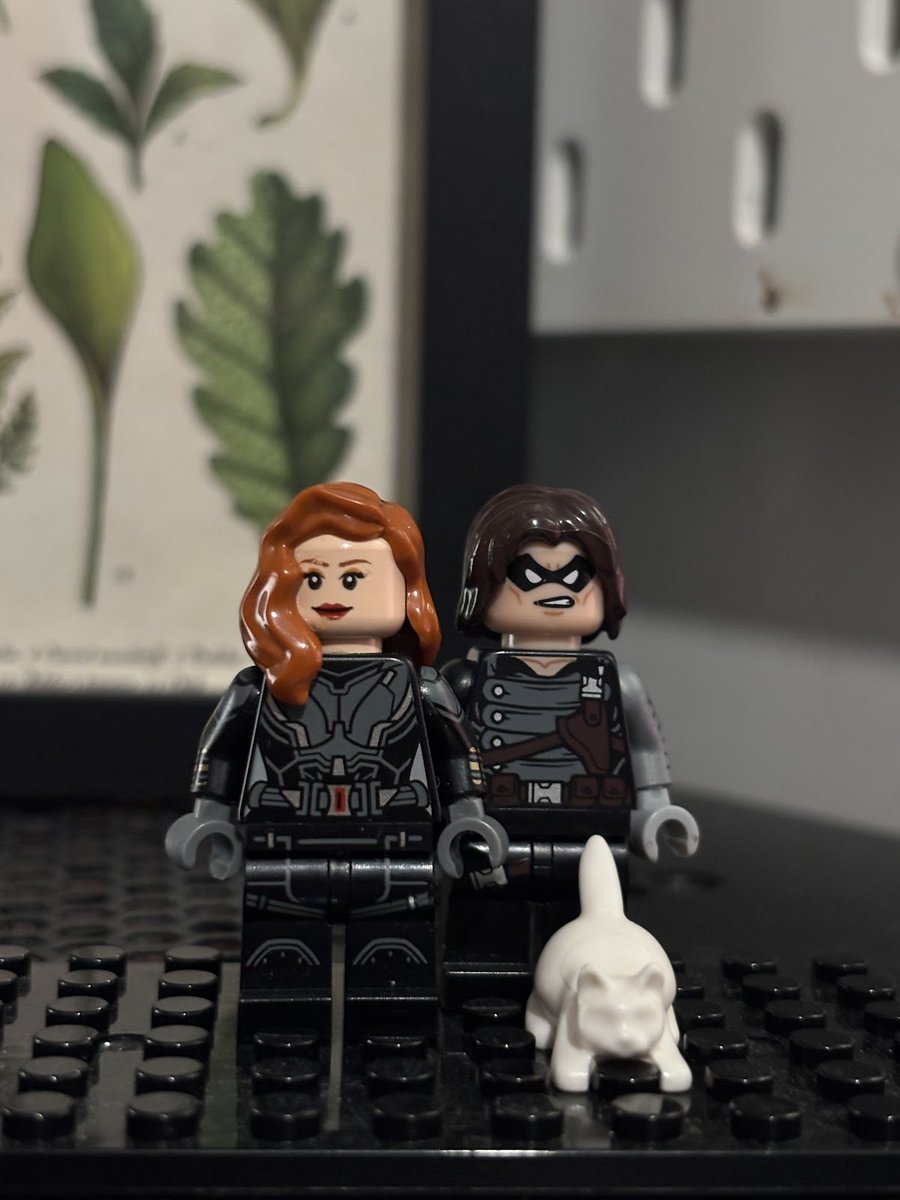 HankMcPym's tweet photo. Lego WinterWidow or whatever https://t.co/Iny9AVBvh1