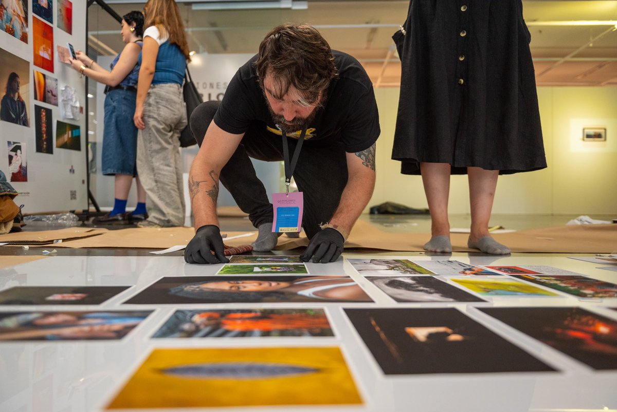 BPPiloto's tweet photo. 📸Vivimos una 1era jornada del #IIFestivalFotográficoDeMedellín llena de reflexiones, encuentros y conversaciones sobre la fotografía. https://t.co/BqHZ3kHuGQ