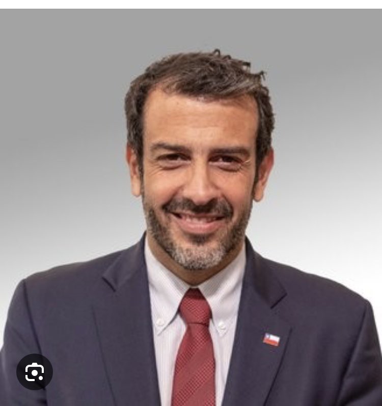 Este es el gran Responsable de la caga en Estacion Central …!!! Podrían llamarlo para que diga algo el hdp
#ContigoCHV