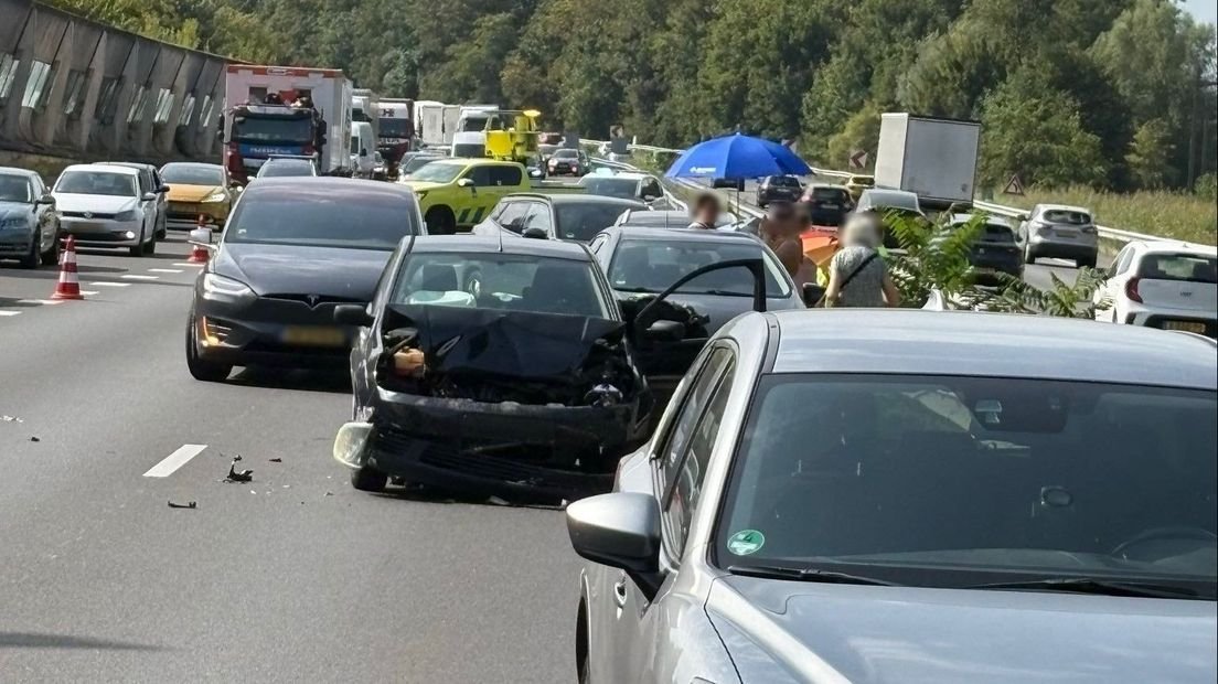 Vertraging richting Heerlen door kettingbotsing op A76