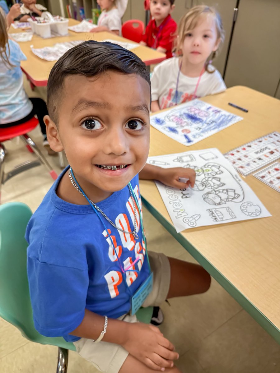 DPISD_ECC's tweet photo. 📚🍎✨Happy First Day of School from our ECC friends!✨🍎📚 https://t.co/eqxV17C8Ek