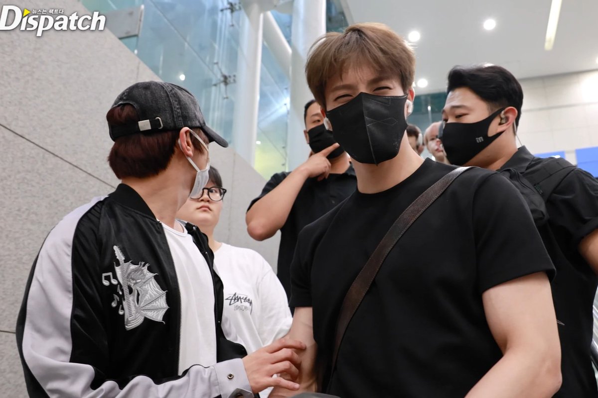 แง้ดๆบีบแขนน่อๆ น่ารัก