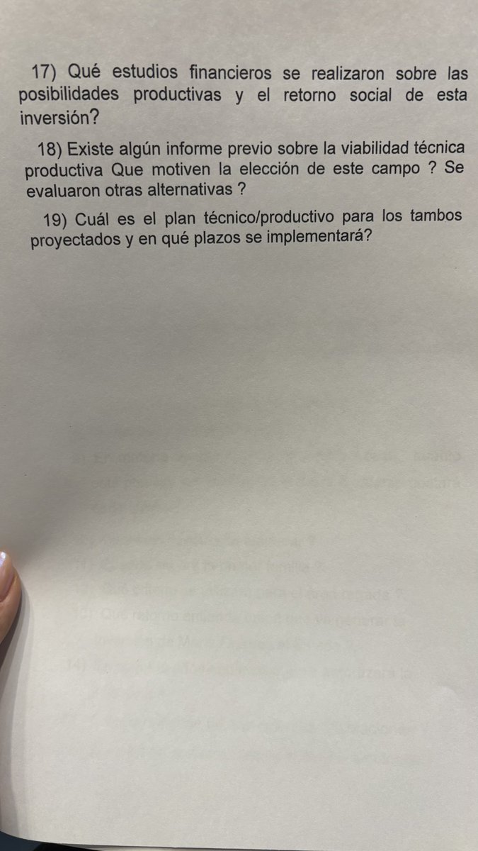 bettianadiazrey's tweet photo. Es vergonzoso el nivel que manejó el senador interpelante del Ministro Fratti. Nada tiene que ver todo lo que anduvo vociferando por ahí con lo que preguntó concretamente. Puro circo 🤡 https://t.co/gJ0sZwXYj8