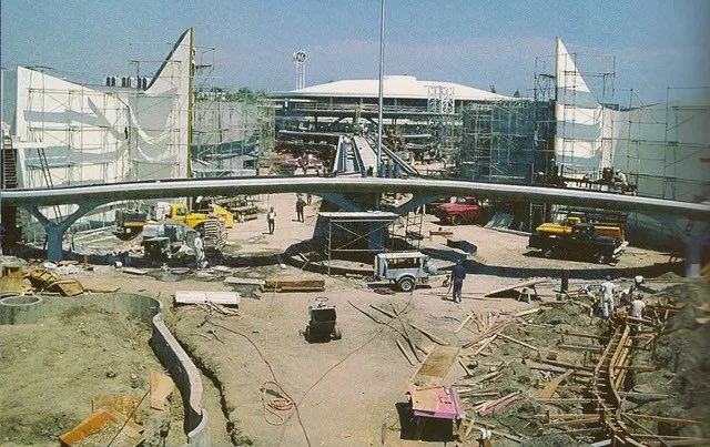 WDWNT's tweet photo. @dgrs_twrd_truth Meanwhile, in Walt’s time… https://t.co/9yWgpRYlEz