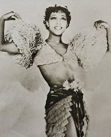 Our feature for Women Who Dare Wednesday is Josephine Baker. Credit–Library of Congress.