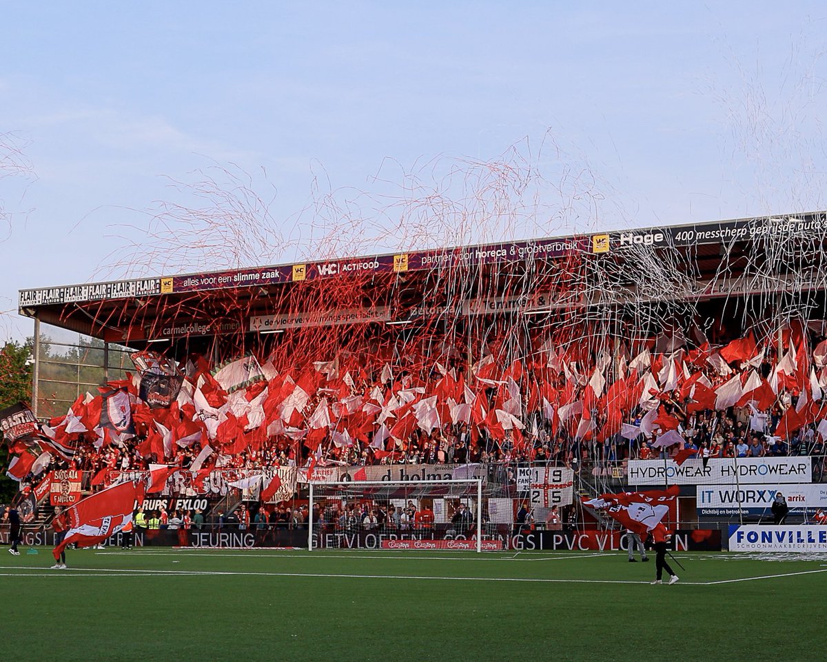 21 augustus bestaat Emmen precies 100 jaar! ❤️🤍

Vanaf 19.30 uur vieren wij samen met jullie onze 100e verjaardag op De Oude Meerdijk, met een programma vol muziek, gezelligheid en bijzondere momenten! 🎉

ℹ️fcemmen.nl/vier-onze-verj…

#100jaarEmmen #VanOnsVeurAltied #HIERKOMIKWEG