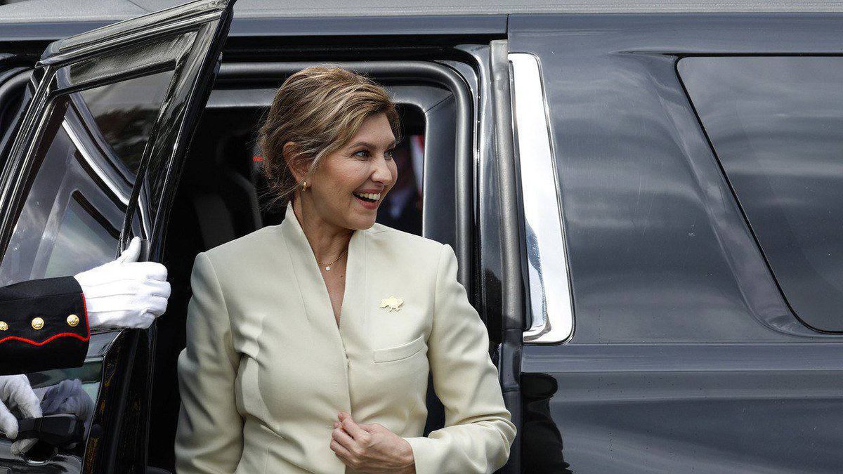 MBoogschutter's tweet image. Elena Zelenskaya, the wife of Ukrainian President Vladimir Zelensky, spent $1.1 million in a single visit to New York City’s Cartier boutique on Fifth Avenue during the first couple’s most recent visit to the US.