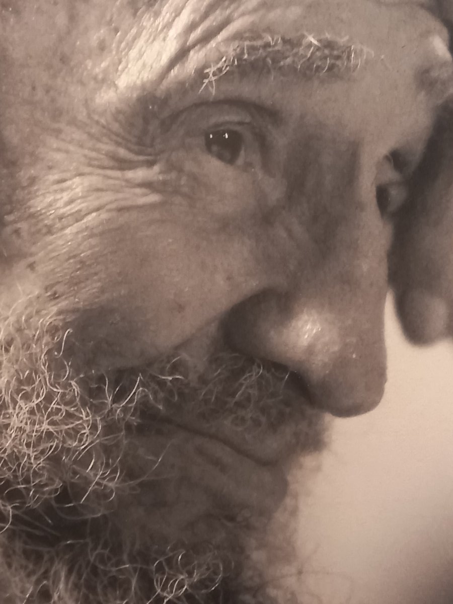 BancoCentralCub's tweet photo. 📍 Honramos su pensamiento y obra, guiándonos por sus ideales de solidaridad, resistencia y profundo amor por la Patria. Próximos a su centenario, reafirmamos: ¡Fidel es eterno en el corazón de #Cuba y de quienes defienden un mundo más justo!
#100AñosConFidel 
#BancariosCubanos https://t.co/7veCCP6mAf
