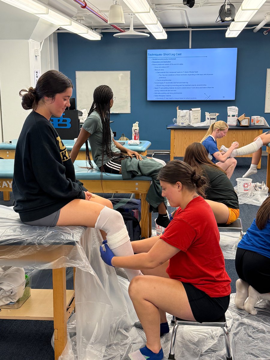 Buffalo_AT's tweet image. Last week we welcomed back alumna Dr. Rylee Haffey to teach the first-years casting. Dr. Haffey is the Director of AT and Senior Women's Administrator at Hilbert College as well as a preceptor. We love welcoming back our alums! #UBuffalo #UBSPHHP #Alumni