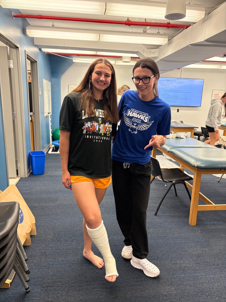 Buffalo_AT's tweet image. Last week we welcomed back alumna Dr. Rylee Haffey to teach the first-years casting. Dr. Haffey is the Director of AT and Senior Women's Administrator at Hilbert College as well as a preceptor. We love welcoming back our alums! #UBuffalo #UBSPHHP #Alumni