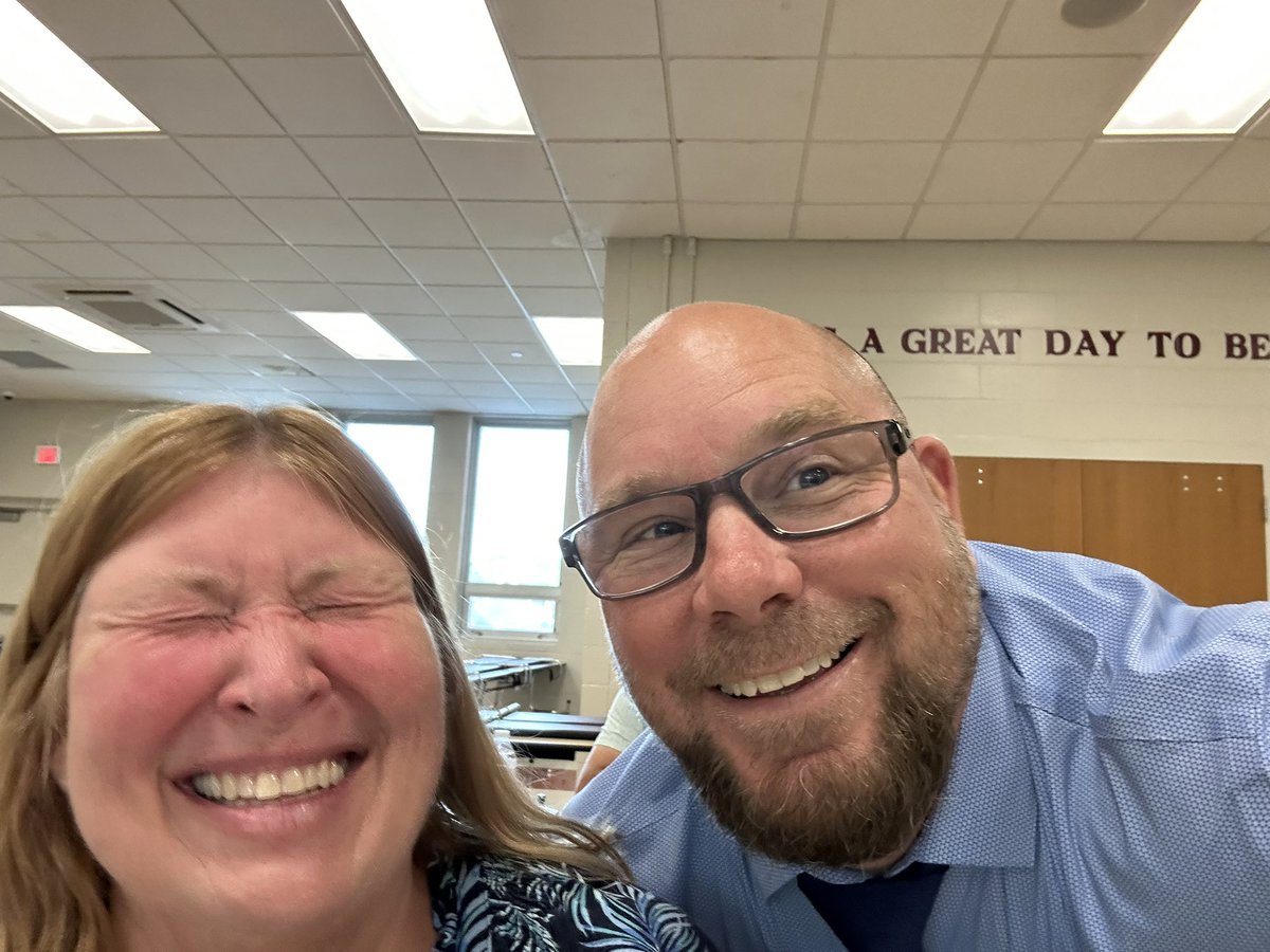 RMS_RossRams's tweet photo. What a way to start the year for staff!  RLS honoring RMS’s very own, Holly Vining, as Teacher of the Year!  Well deserved! #GoRAMS https://t.co/jM5e2KltDW