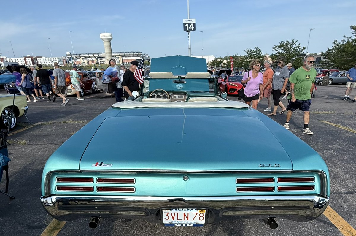 Anne04260426's tweet photo. Happy #WideTrackWednesday #Pontiac π
Beautiful 1967 Pontiac GTO βGOATβ πβ€οΈ
Convertible
Cruise Night, Patriot Place, Foxboro MA https://t.co/zoN7HgblKK