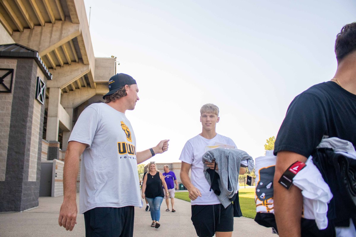 UW-Oshkosh Football tweet media