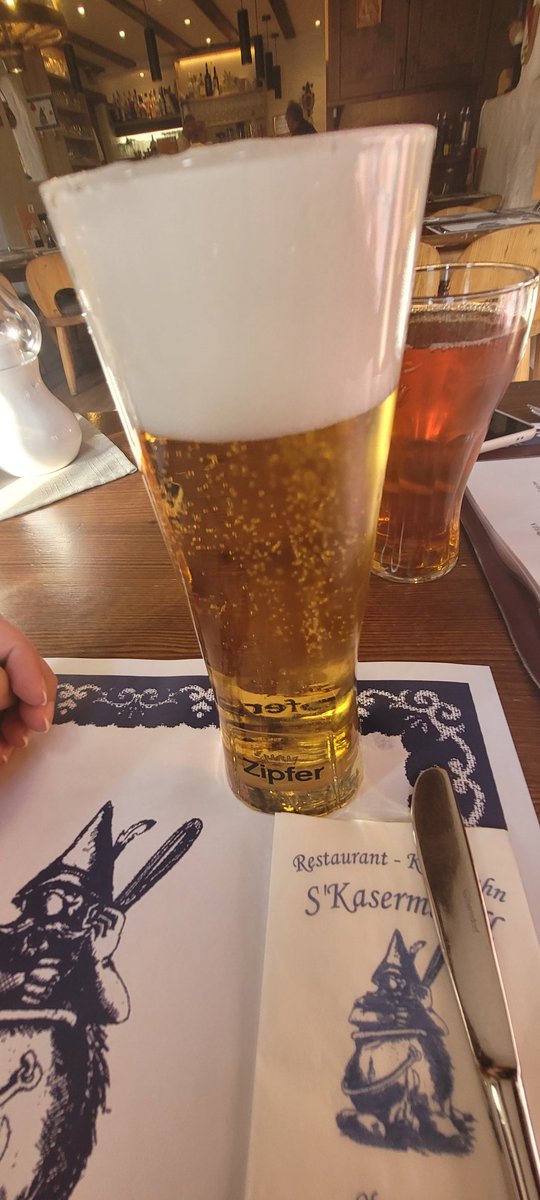 Freakyman00's tweet photo. La cerveza austríaca es suavecilla, entiendo por qué la gente se bebe litros y litros https://t.co/7G0ViofMkB