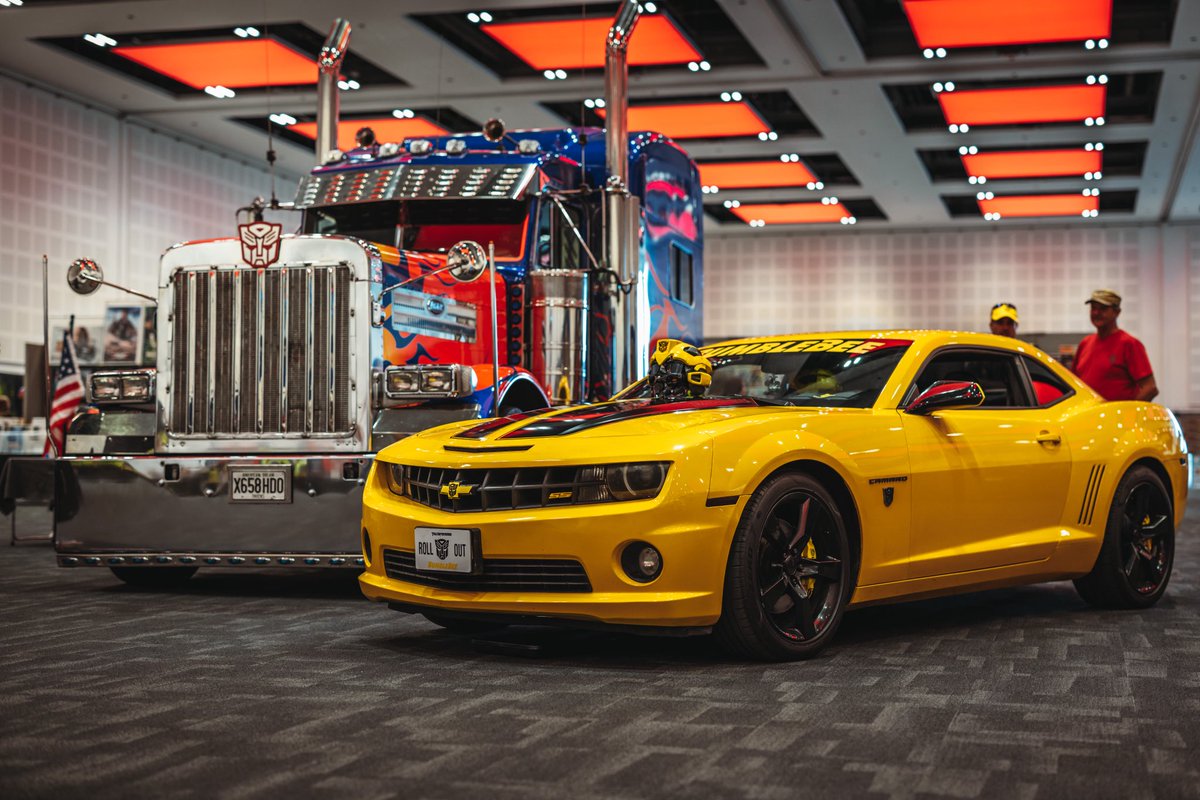Who got their photos taken with these amazing Autobots? 

📸 credit: Sam Murphy