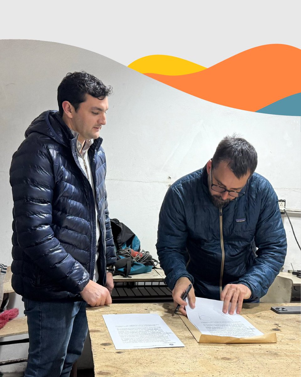 sectrabajoch_'s tweet photo. Seguimos impulsando el desarrollo local.

En El Hoyo, acompañamos a productores con semillas y asistencia técnica.

En Esquel, capacitamos en oficios estratégicos para la industria.

Con @NachoTorresCH seguimos generando oportunidades en toda la provincia.

#trabajochubut https://t.co/YGghZW2I67