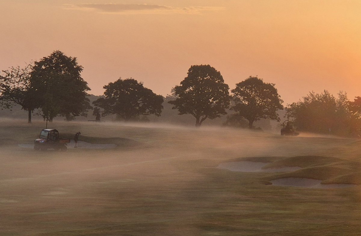 Misty start out on the Course this morning ⛳️⛳️