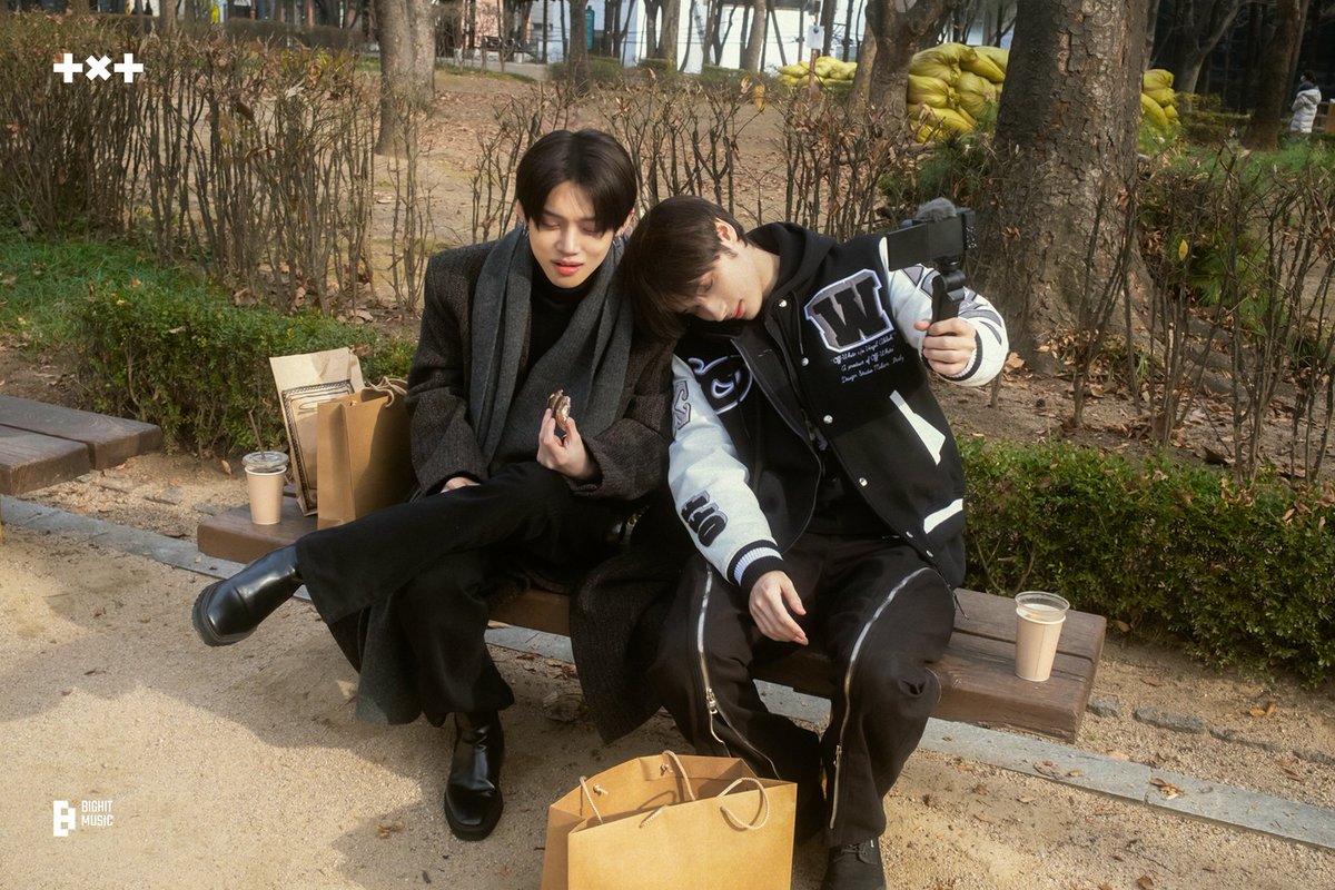 time flies so fast, right? selamat ulang tahun teruntuk satu-satunya pemilik hati. do'anya dari kamu, aku bagian mengaminkan.