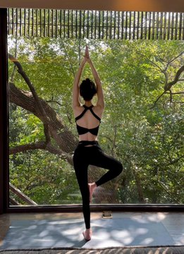 severances1's tweet photo. Stretch the body, calm the mind, feed the soul. 🌿 https://t.co/WdRwwkqVFC