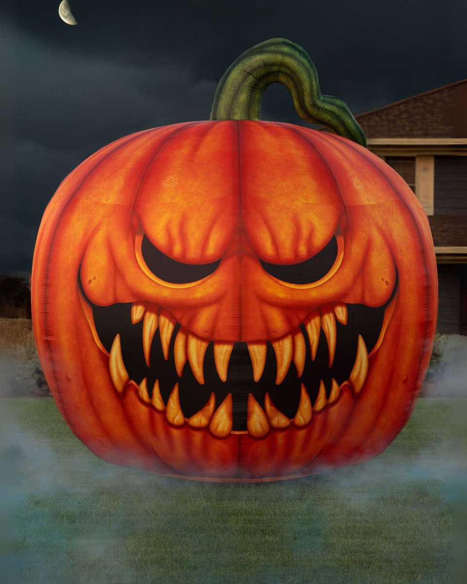 Big pumpkin energy. 🎃 This giant inflatable isn’t here for pumpkin spice lattes—it’s here to own the neighborhood. 

Who’s ready to go bigger than big this Halloween?

ow.ly/rFih50WEJEY