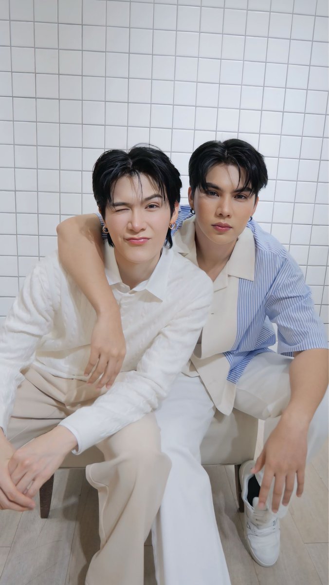 ขอบคุณ PRAMY ที่ชวนฟอร์ด และพีทมาร่วมกิจกรรมสนุกๆในวันนี้ 🧚🏻‍♂️✨

FORTPEAT WEIDIAN LIVE
#ValoXPramyXFortPeat