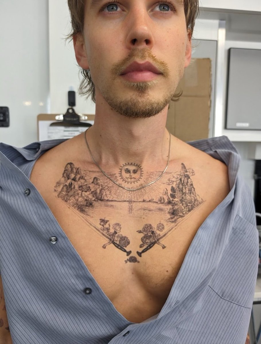 butlerbliss_'s tweet image. Austin Butler in newly shared photos from the set of ‘EDDINGTON’.