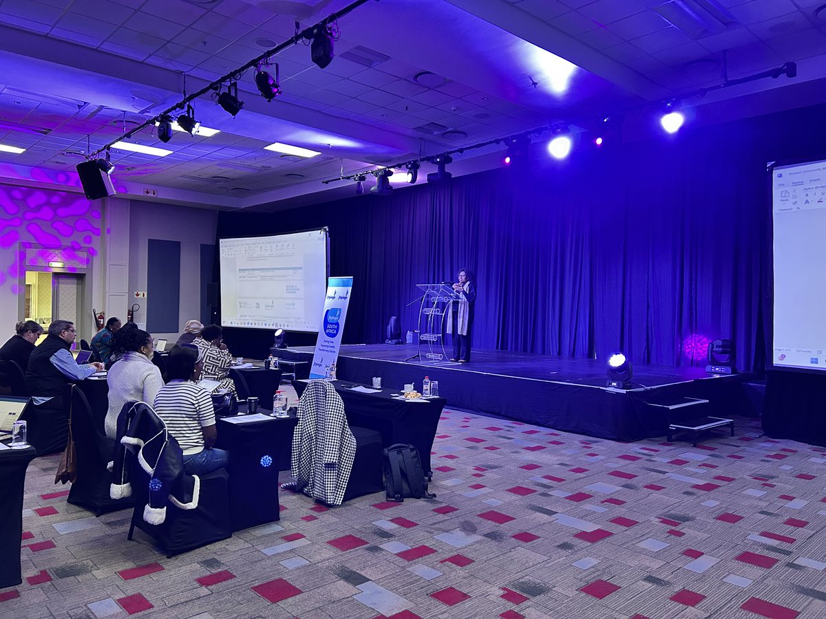 Jhpiego_SA's tweet photo. Yesterday was the 3rd workshop of the Community Media Co-creation series in East London, EC. With @UNICEF_SA and @HealthZA , we’re capacitating community media to co-create communication solutions for future health emergencies in SA. #Preparedness #Healthcare https://t.co/AK2fe6rHdw