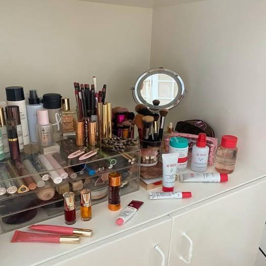 AmeliaayAyden's tweet image. All my favorite beauty essentials in one organized spot, Ready for any glam moment 📷📷📷
.
#MakeupCollection #BeautyProducts
#SkincareRoutine #VanitySetup
#OrganizedBeauty #MakeupLovers
#CosmeticsDisplay #BeautyEssentials
#GlamStation #MakeupJunkie