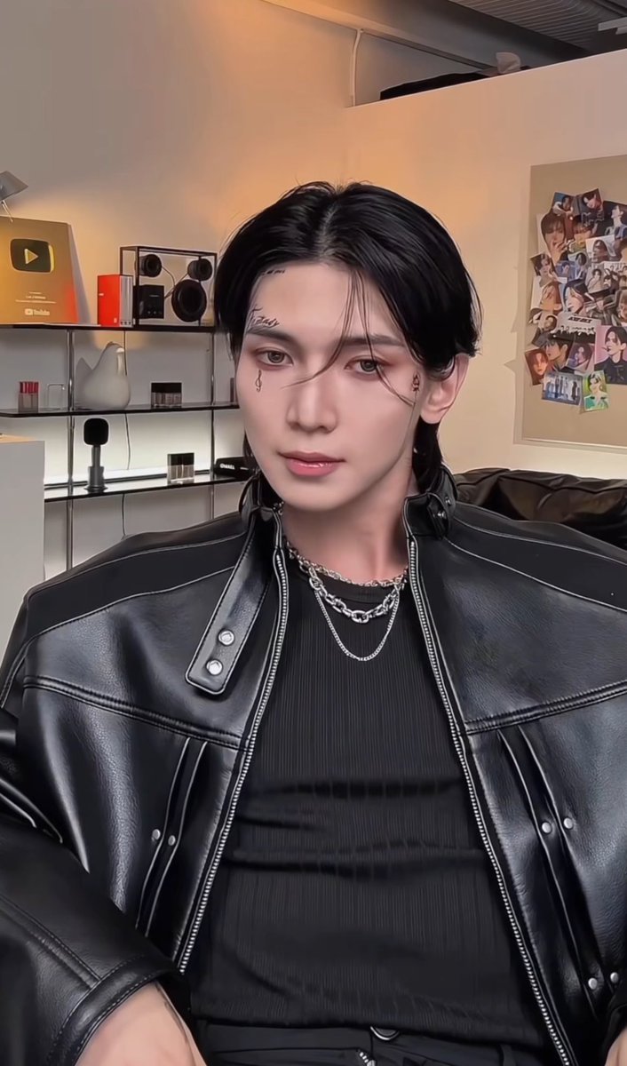 hopejoonverse's tweet photo. Quítate toooo papito https://t.co/XDURjJsj7E