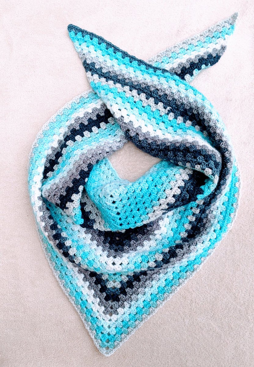 OombawkaDesign's tweet image. Crochet Triangle Shawl - Aquamarine Joy 
PIN it for later: bit.ly/2RCicV9
Free Pattern Link: bit.ly/3bJkxEB