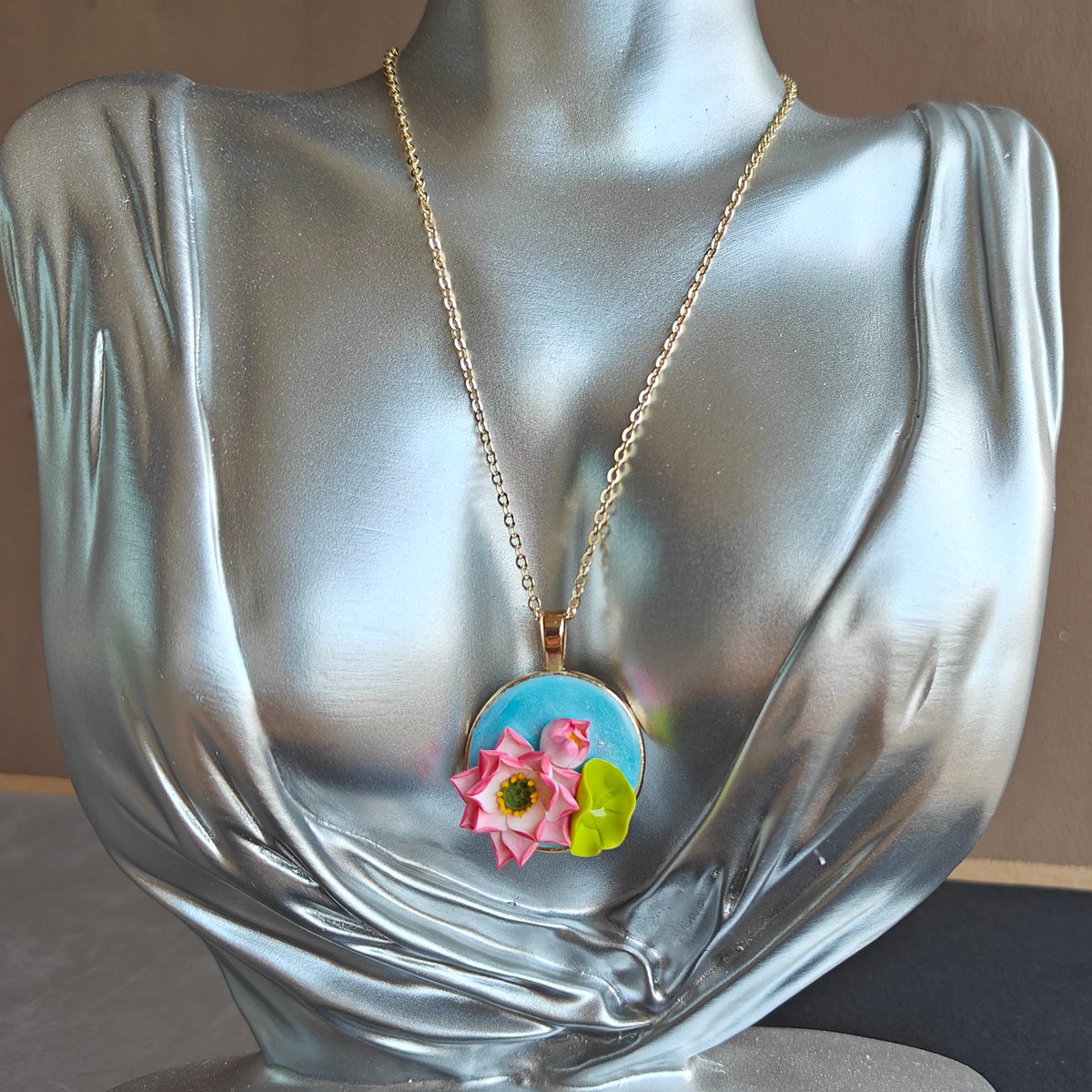 xdesignhandmade's tweet photo. https://t.co/eI6aVePPD6
Lotus Flower 3D Polymer Clay Gold Plated Necklace
#lotusflower
#pinkflowers 
#necklaces 
#polymerclay 
#amazonhandmade
#founditonamazon https://t.co/03ihu5wozA